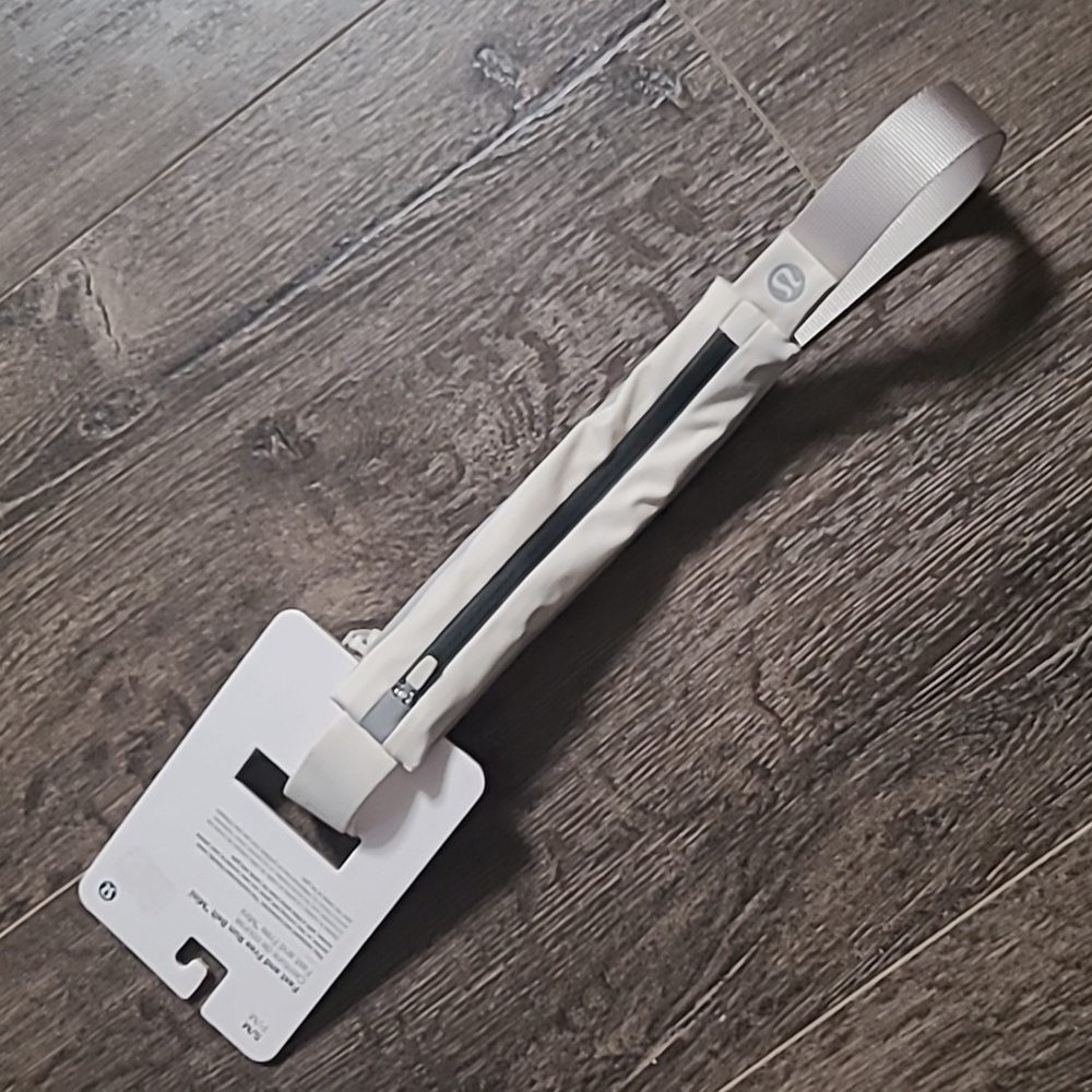 NWT Lululemon Fast and Free Run Belt Mini S/M *Retired*